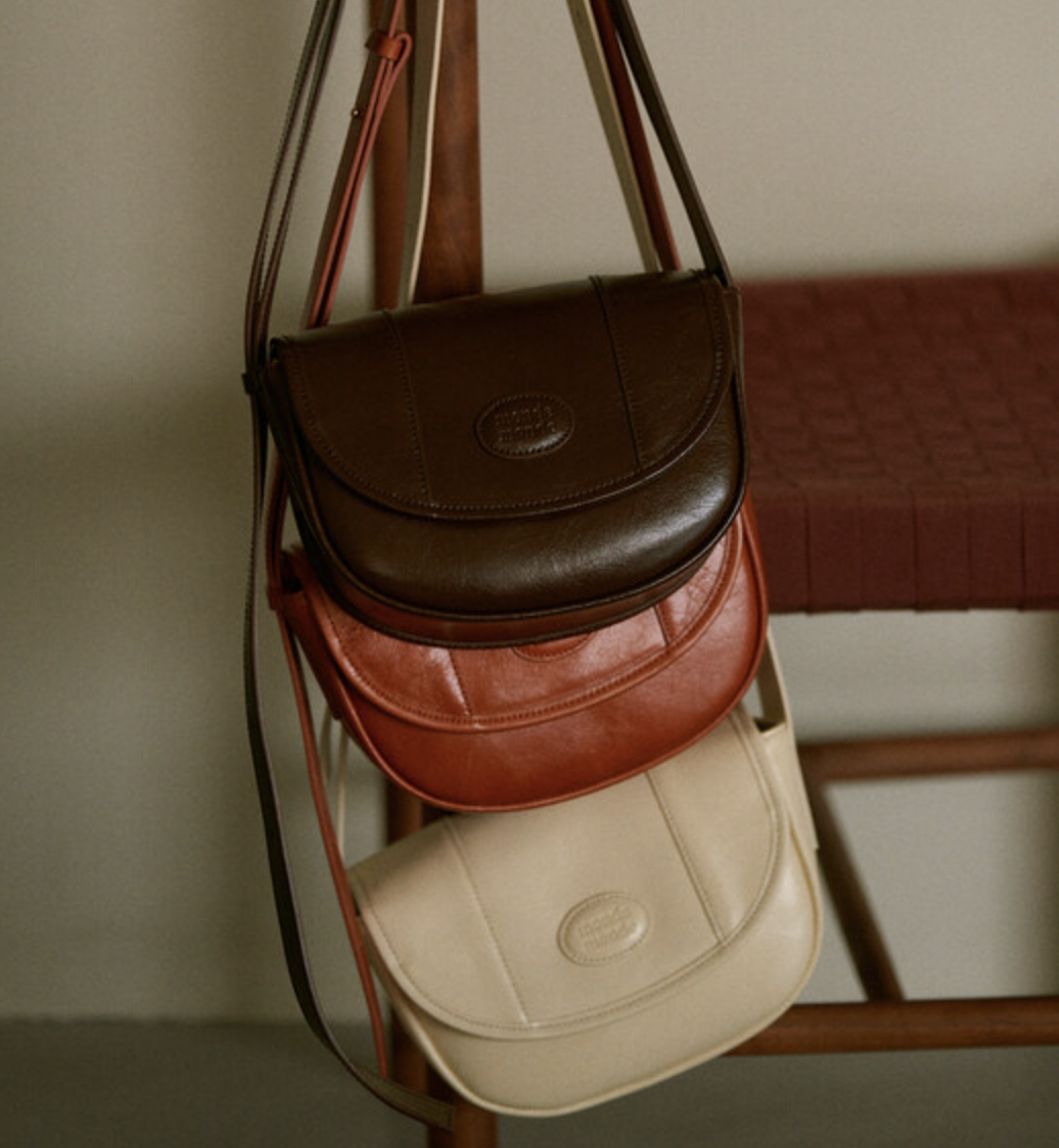 ハンドバッグ monde monde Classic Leather Half Moon mini Bag_4colors 몽드몽드]Classic Leather Half Moon mini Bag_ 4colors