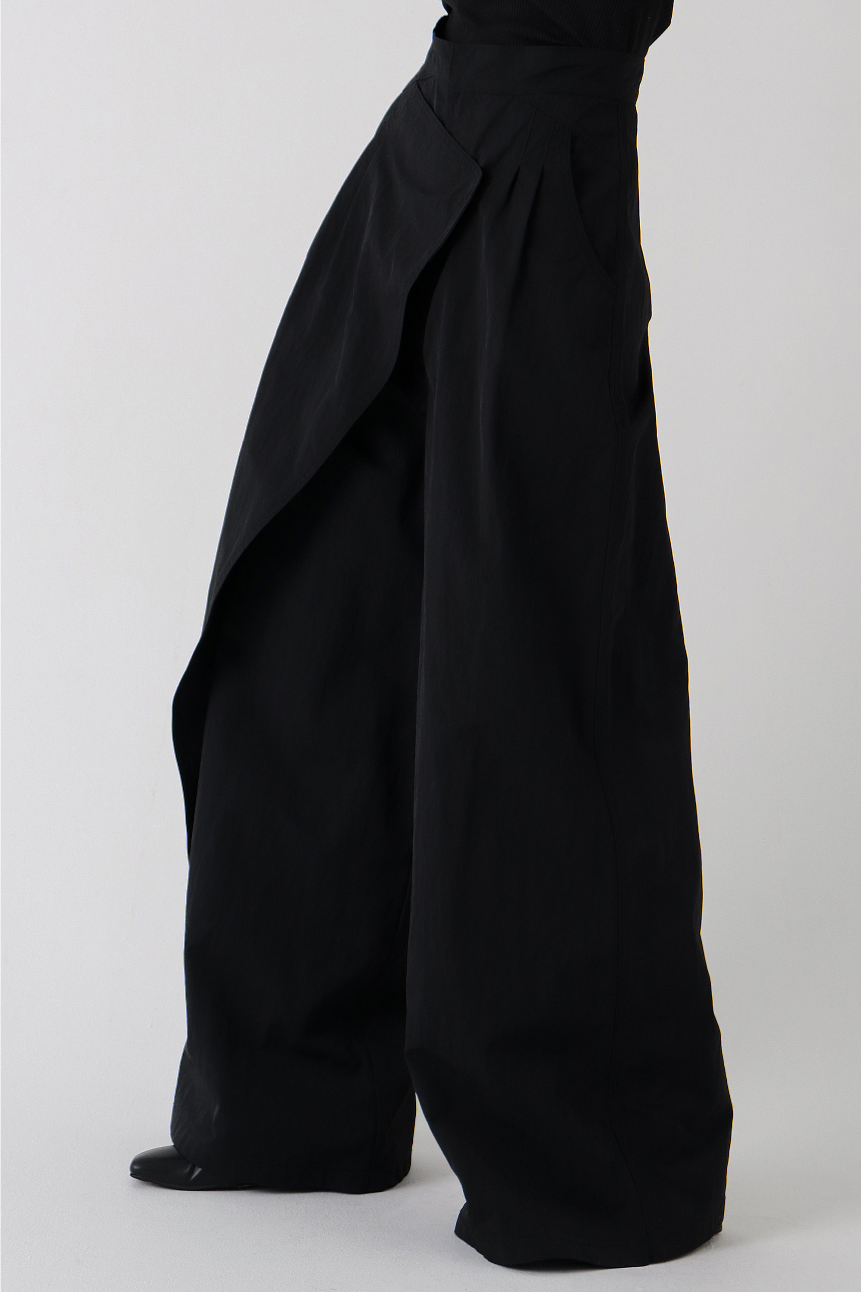 【TREEMINGBIRD】韓国人気◆Layered Drape Wrap Trouser Layered Drape Strap Trouser [ Black ] - TREEMINGBIRD