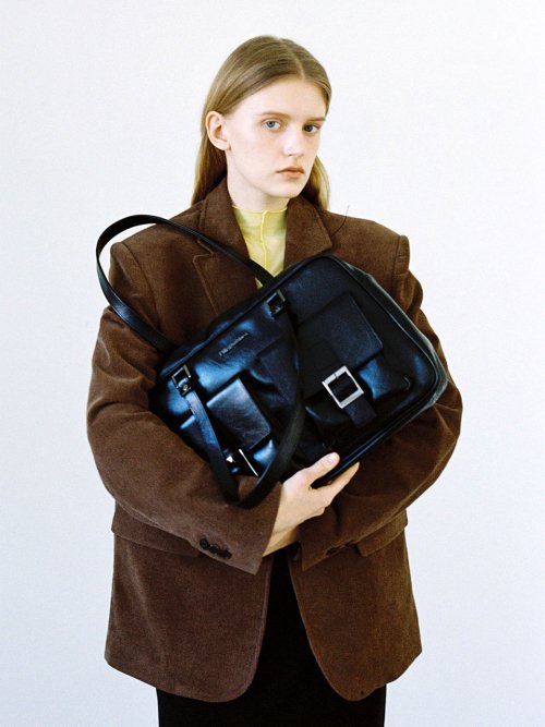 FILLINTHEBLANK★韓国★Trapezoid PK Shoulder Bag 2色 FILL IN THE BLANK】 Trapezoid Shoulder Bag /追跡付